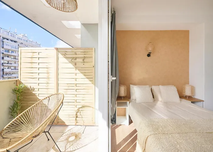 Sunny With Private Balcony * Lizbona