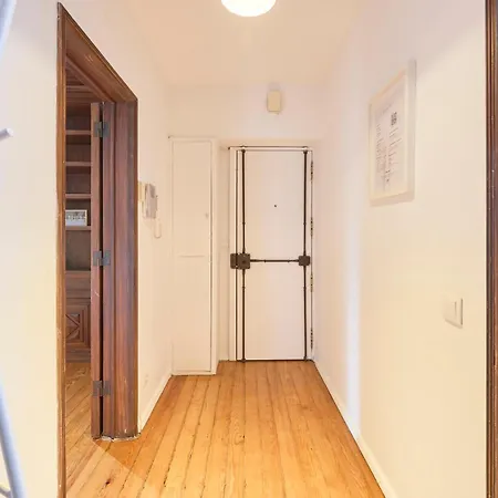 Sunny With Private Balcony *