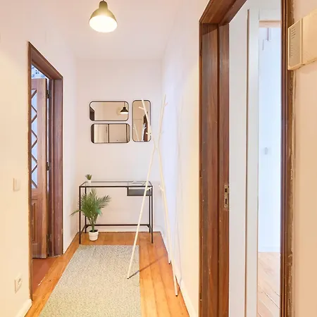 בית אירוח Sunny With Private Balcony *