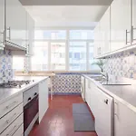Sunny With Private Balcony Homestay *