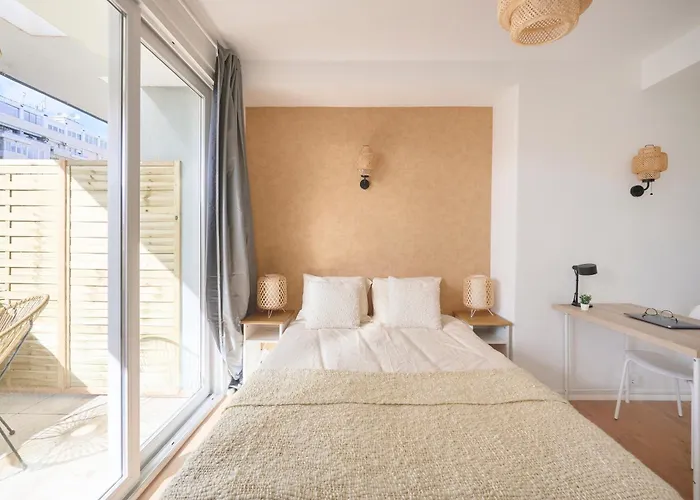 Sunny With Private Balcony Accommodatie bij particulieren *